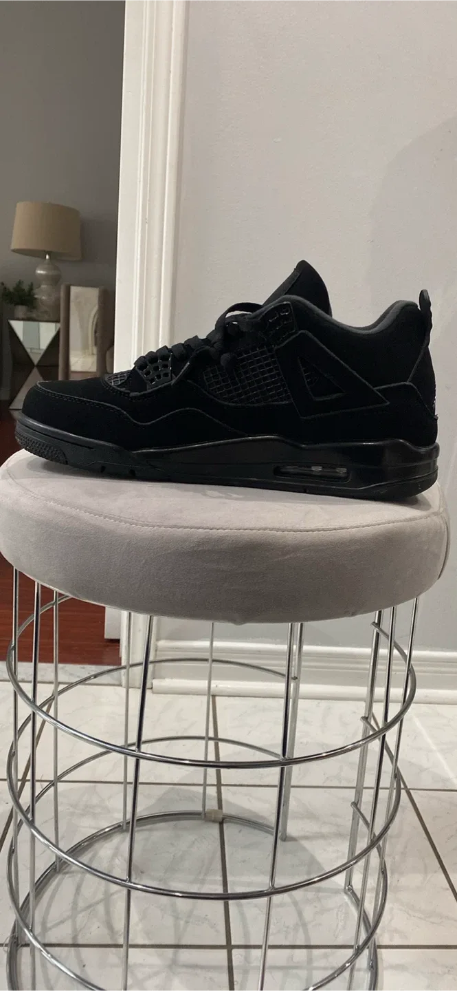 Air Jordan 4 Retro Black Cat - Size 13 image indicator(3)