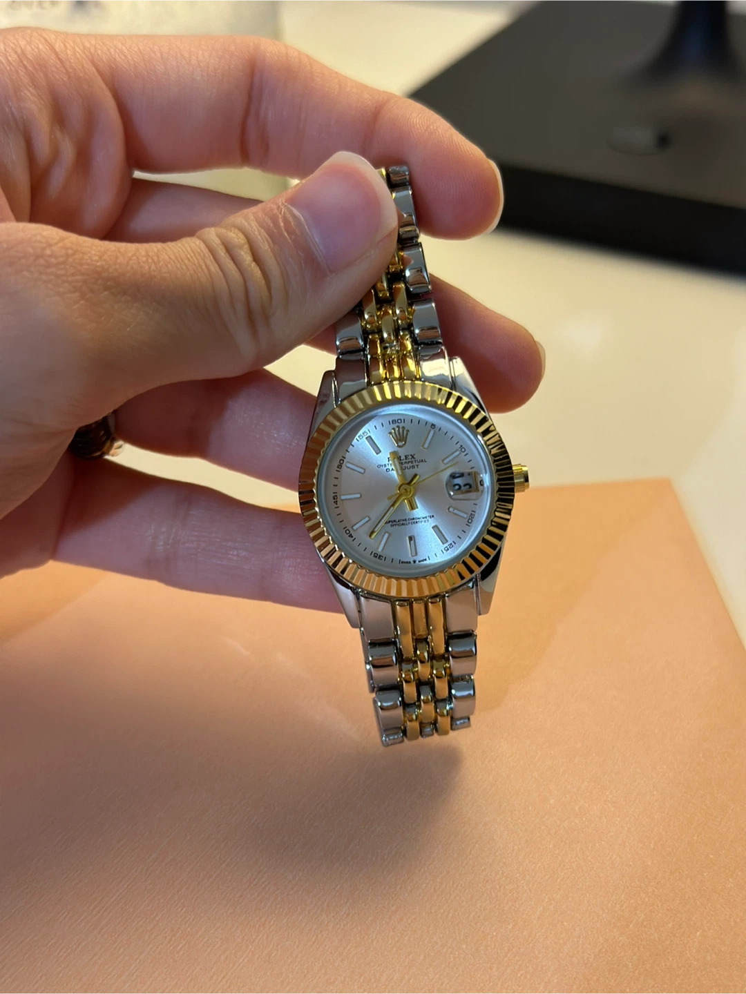 Datejust watch 26mm - golden silver watch - photo 3