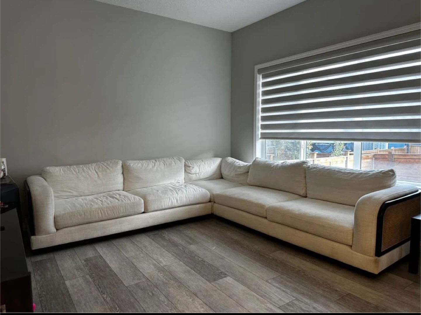 L-Shape Sectional couch with 3+ years warranty - photo 3