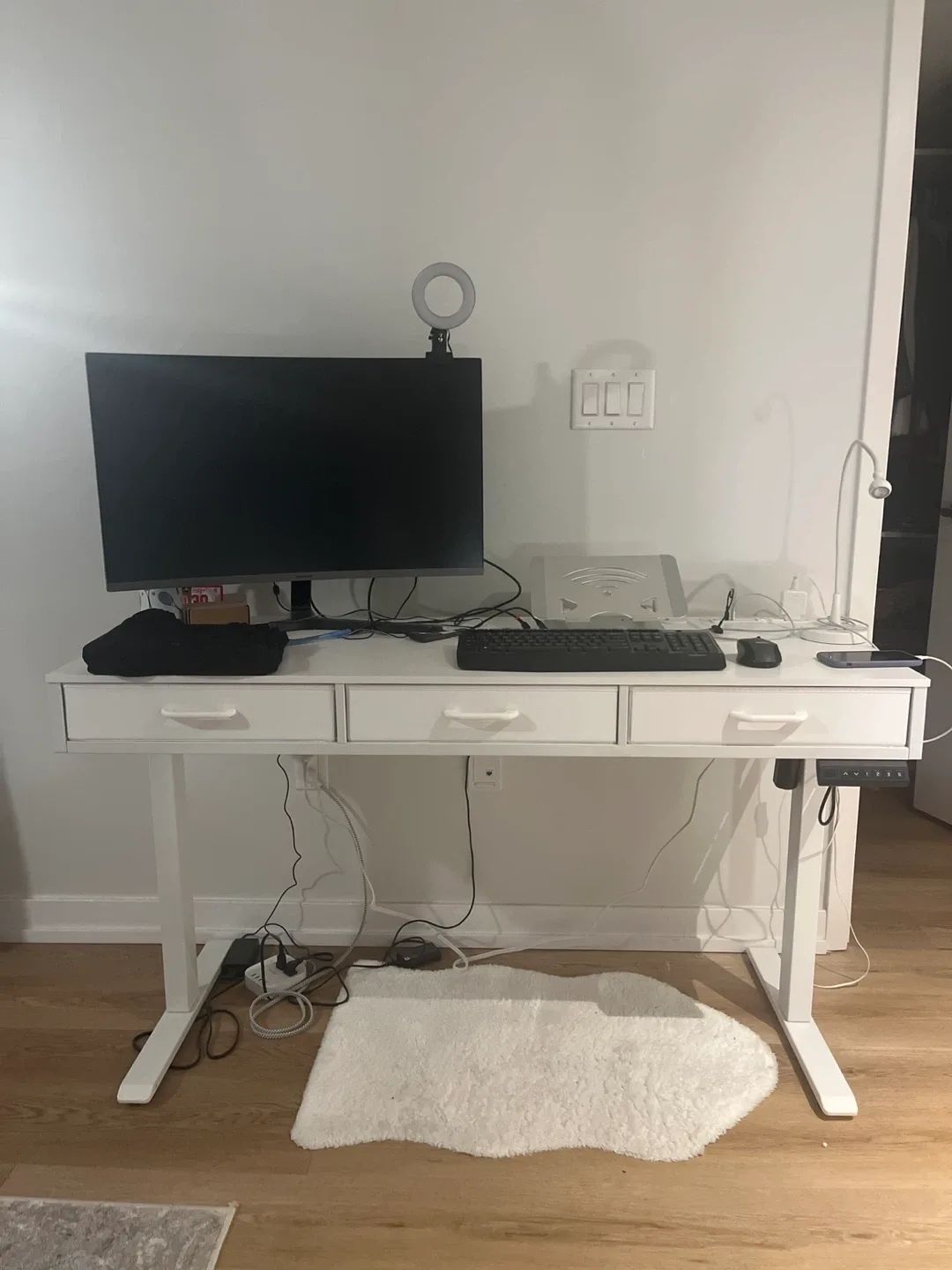 White Adjustable Standing Desk thumbnail