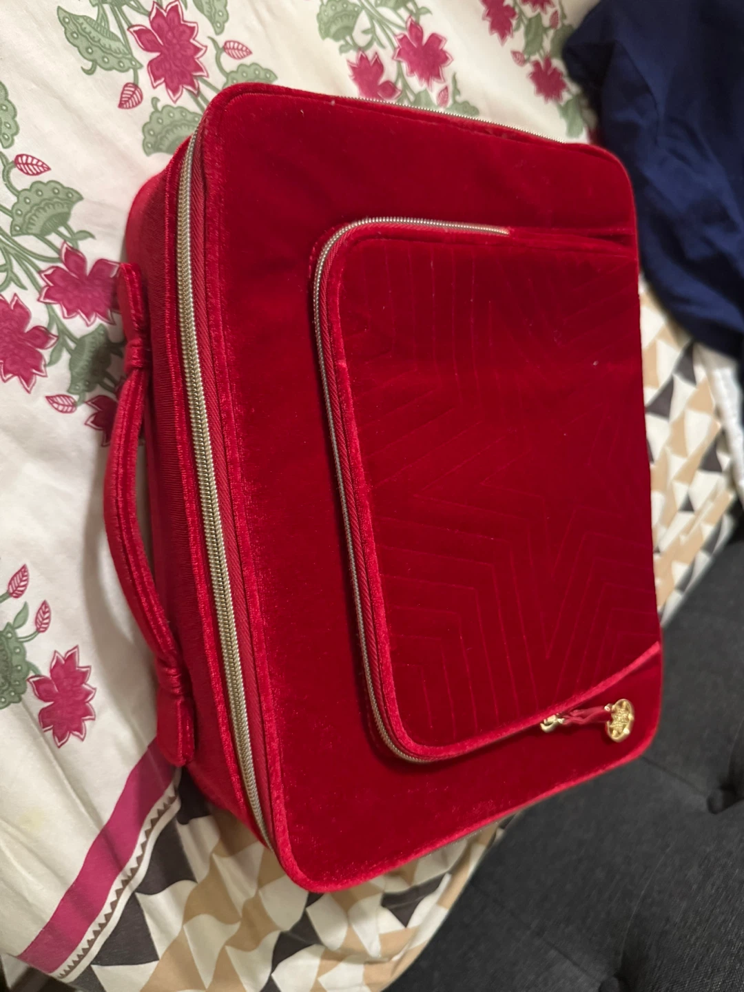 Estee lauder Red Velvet Travel Case - photo 2