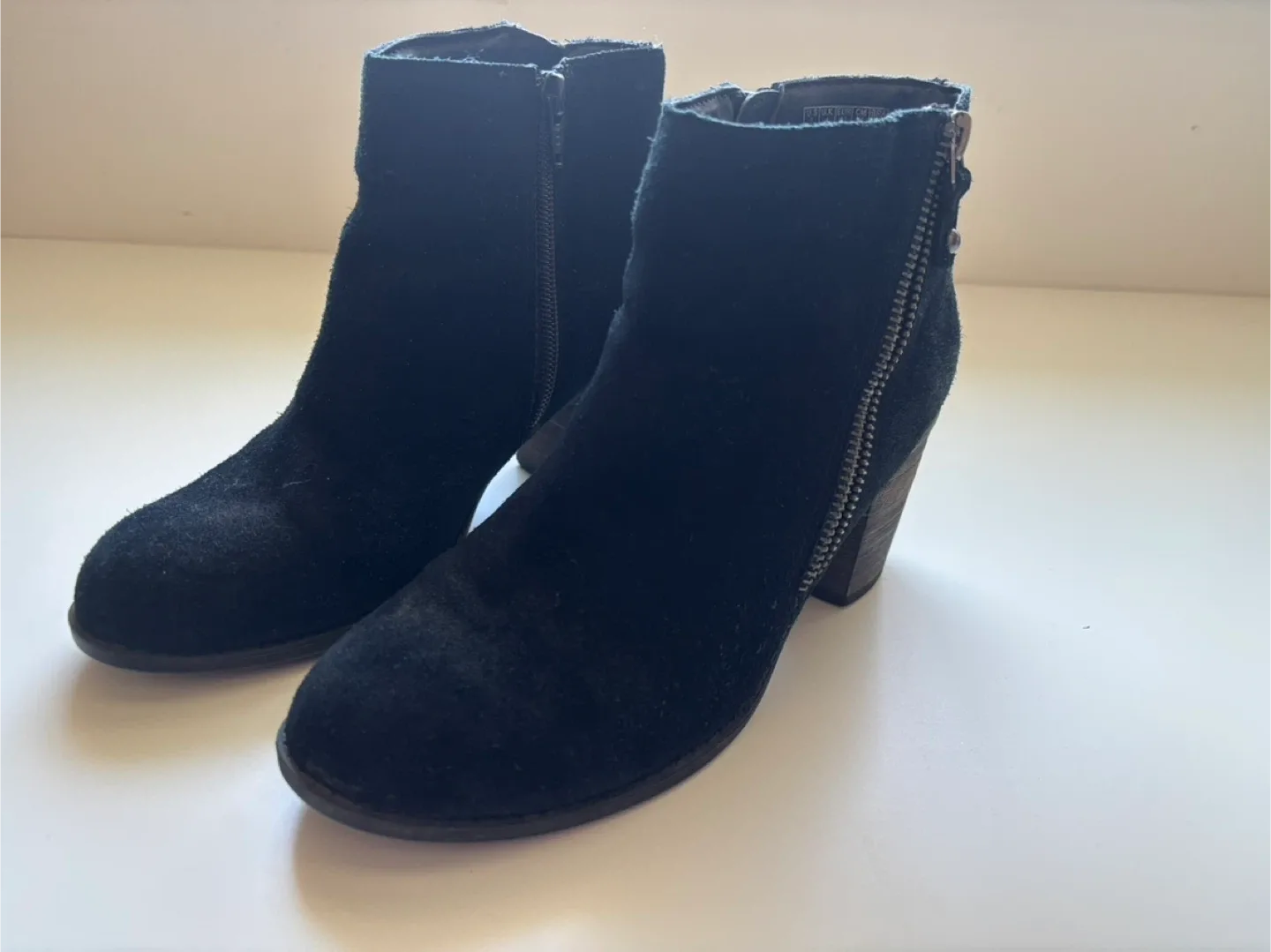 Skechers Black Suede Ankle Boots - Size 7 image indicator(2)