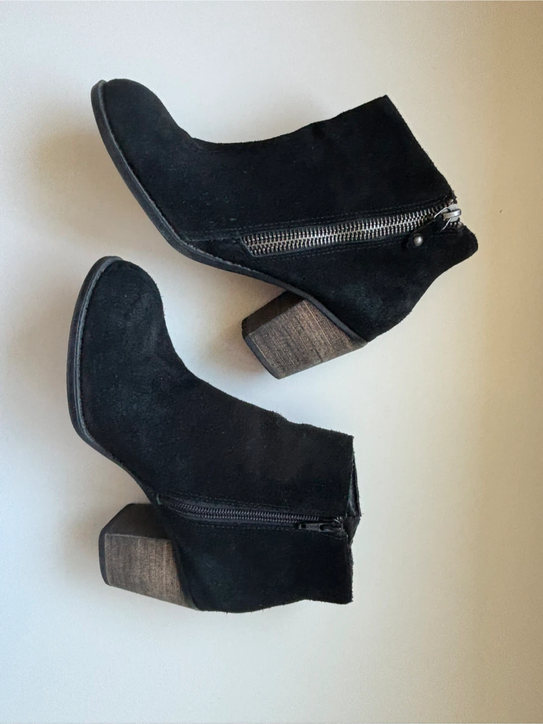 Skechers Black Suede Ankle Boots - Size 7