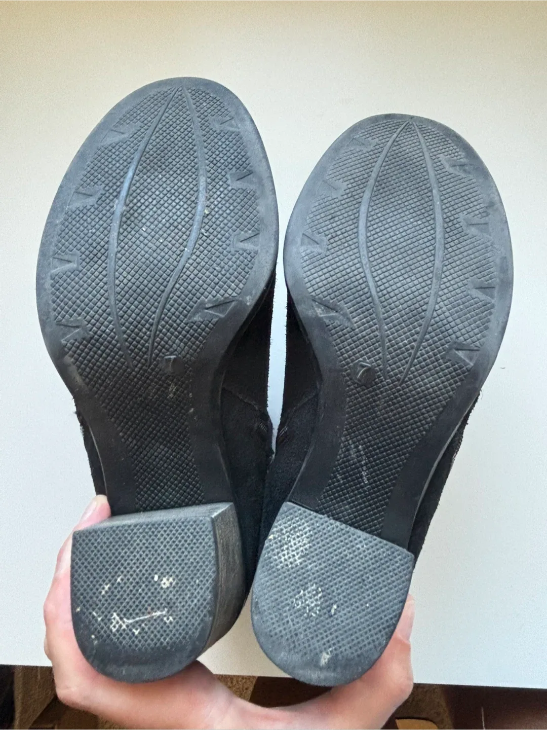 Skechers Black Suede Ankle Boots - Size 7 image indicator(9)