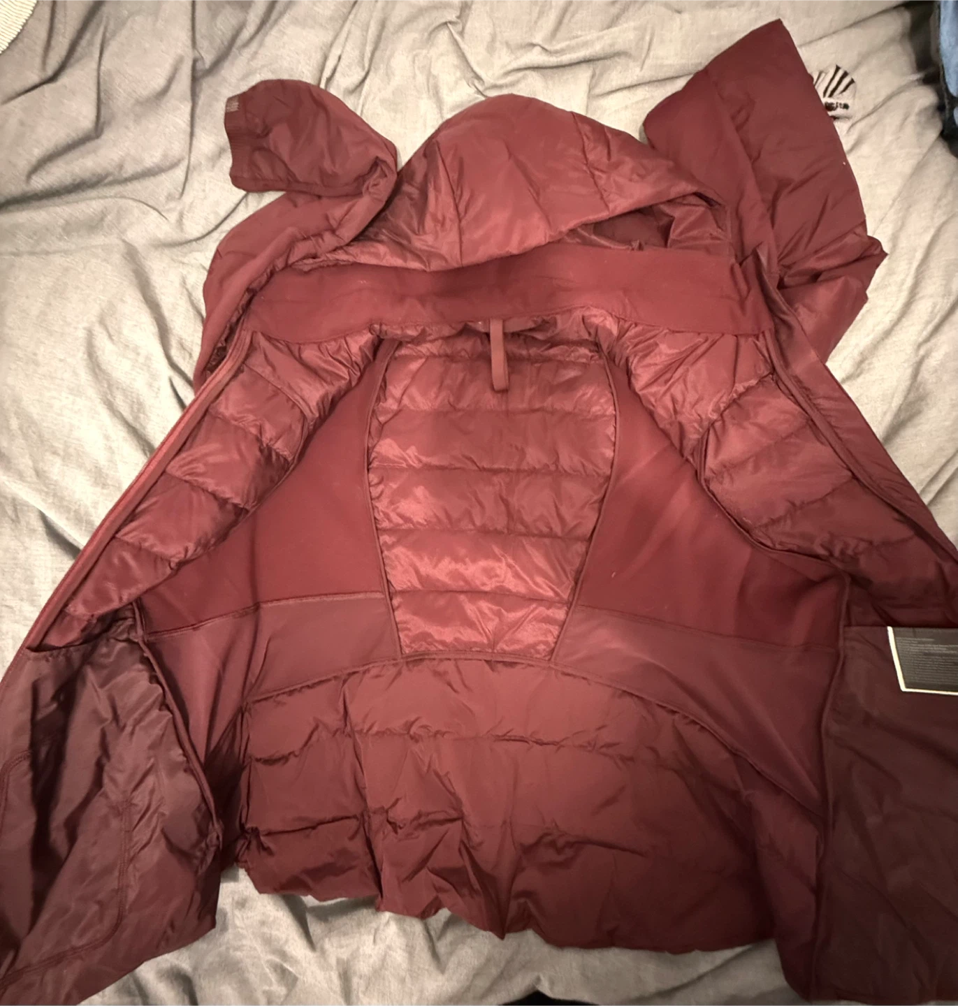 Lululemon "Pack It Down" jacket Size 10 (hooded version) - photo 3