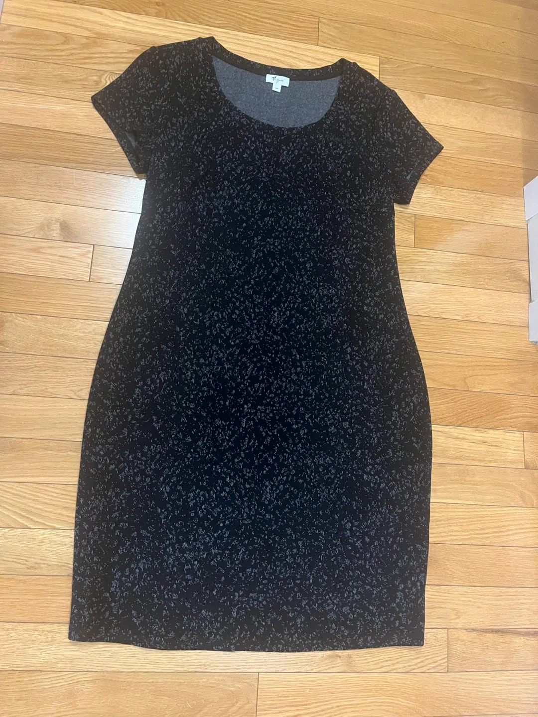 Maternity Clothes Bundle image indicator(6)