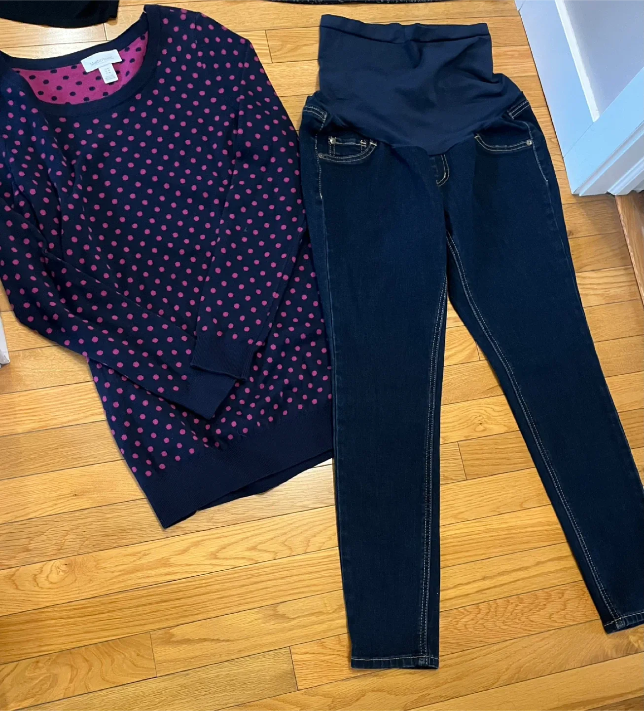 Maternity Clothes Bundle image indicator(2)