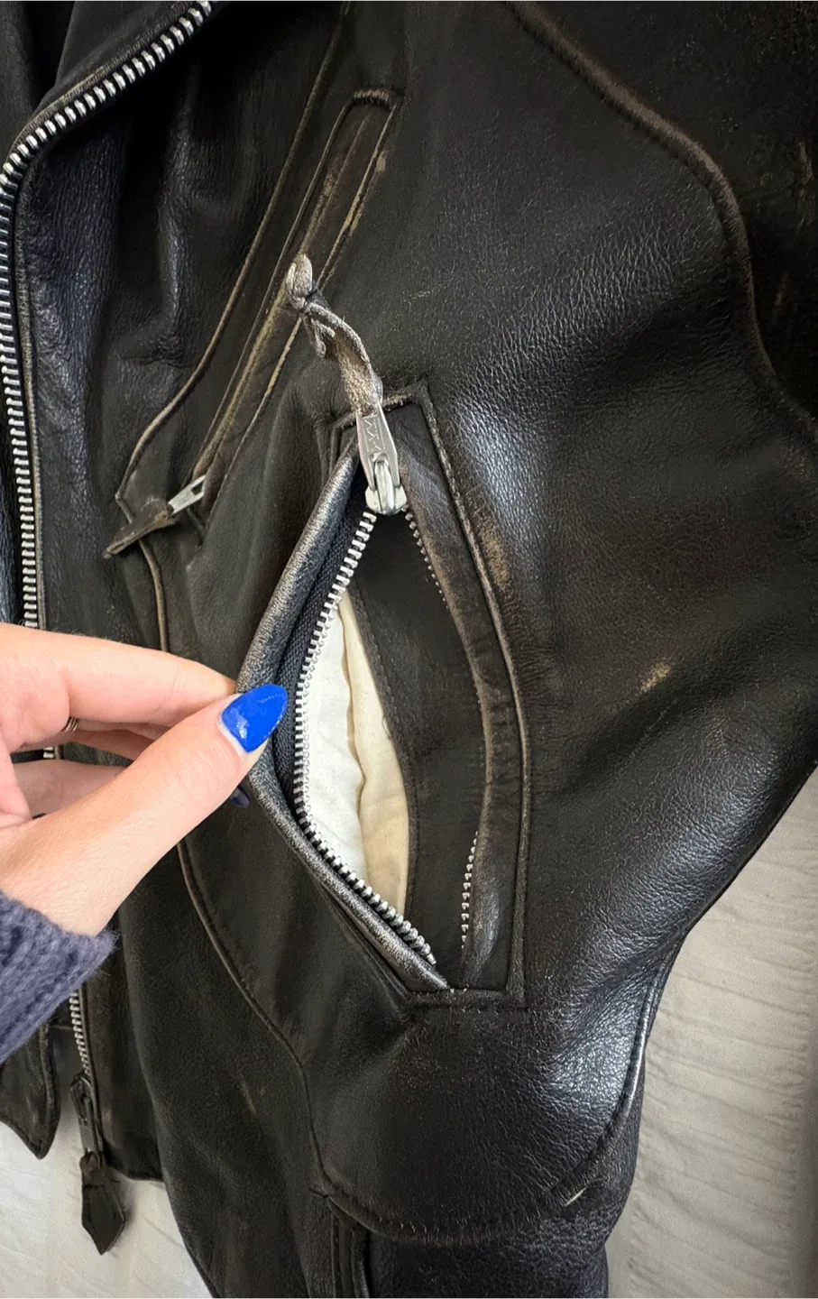 Vincent Black Lightning Vintage Leather Motorcycle Jacket image indicator(7)