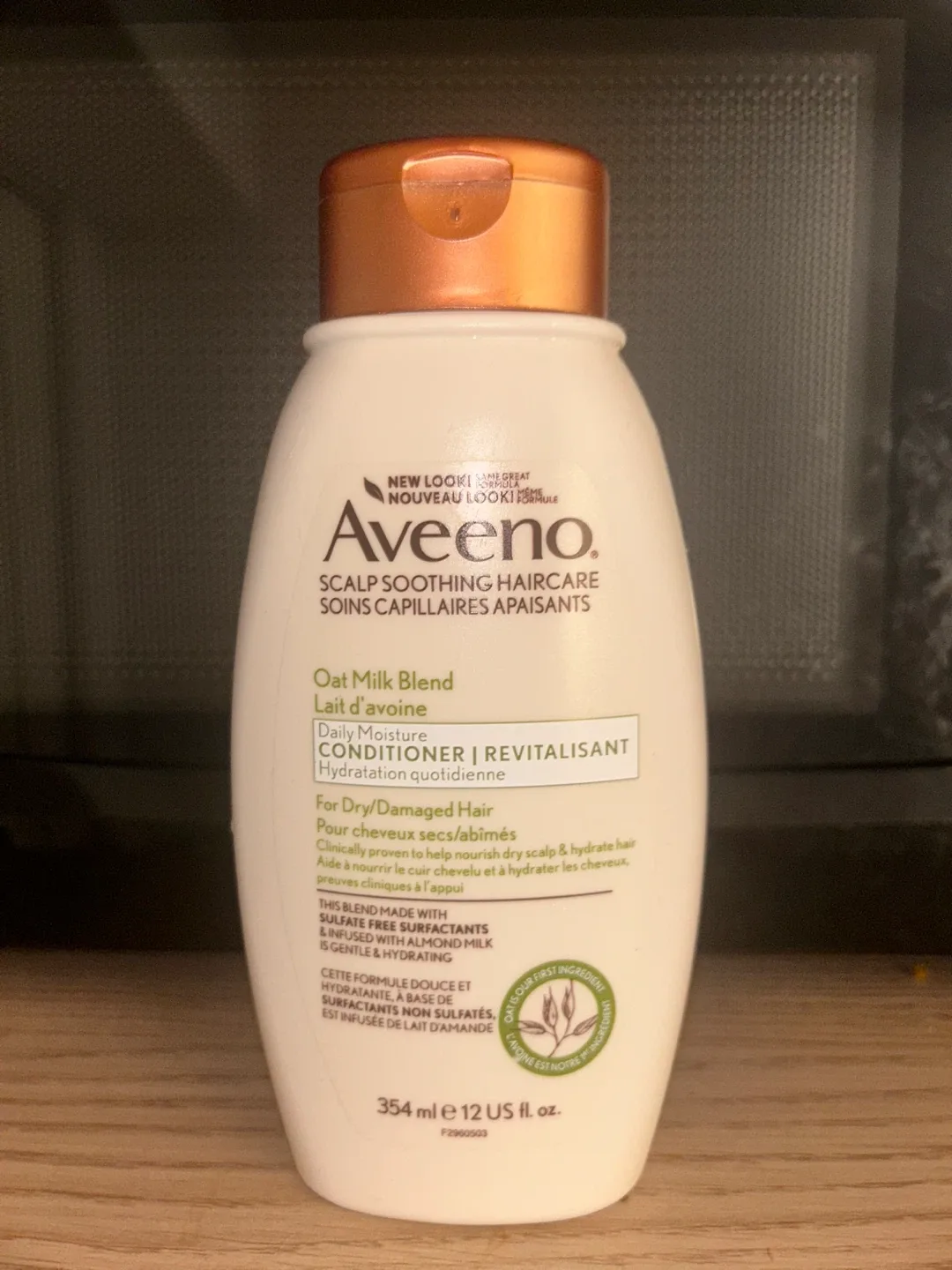 Aveeno Oat Milk Blend Daily Moisture Conditioner thumbnail