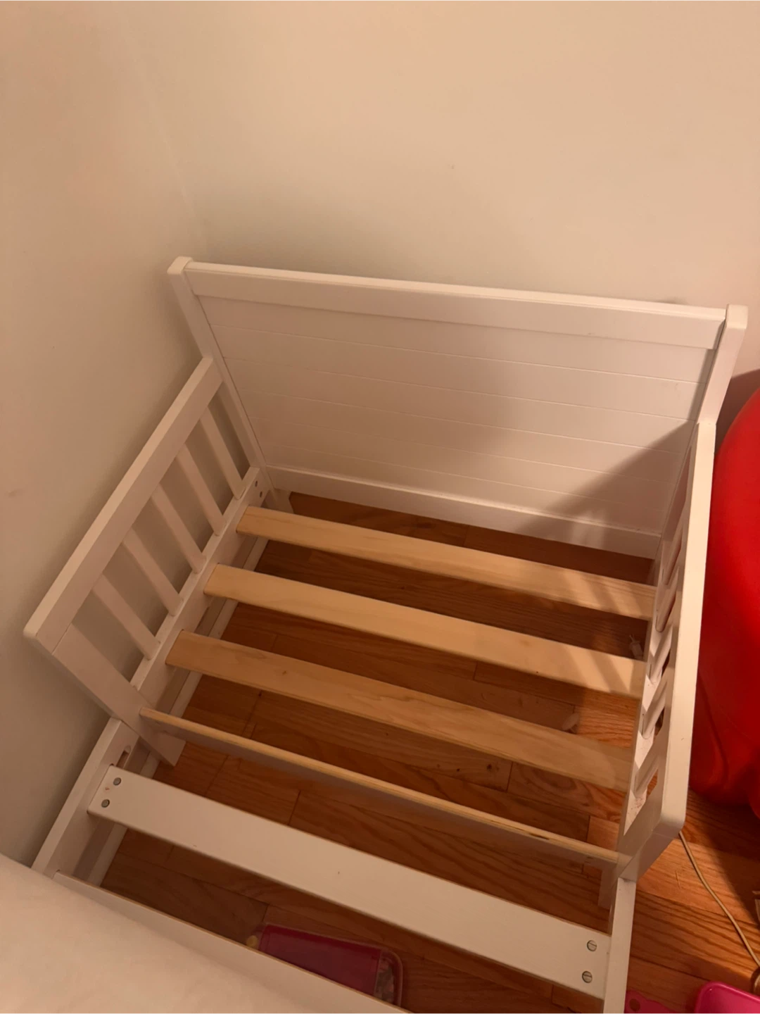 White toddler bed / convertible bench