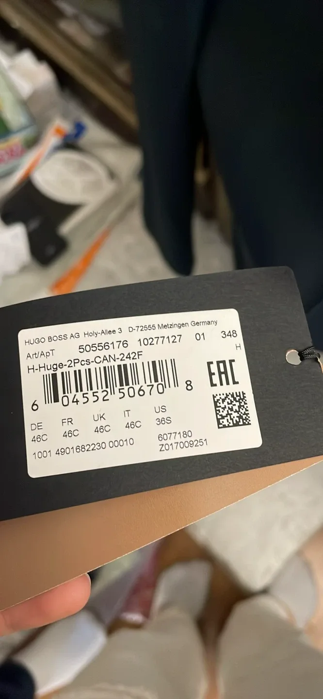 Hugo Boss Suit (36S) – Brand New image indicator(3)