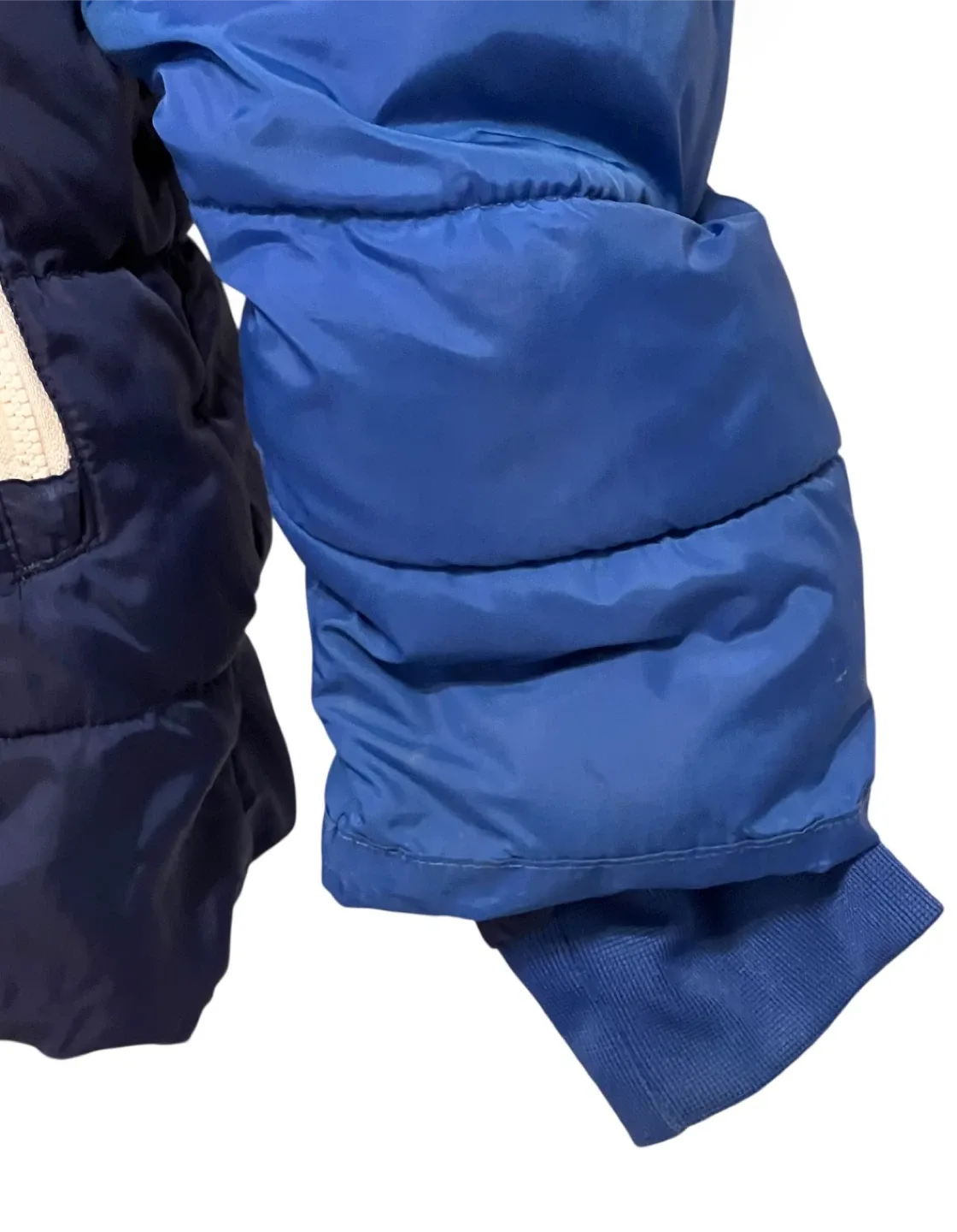 Nike Puffer Jacket – Size 6–7Y (Great Condition) image indicator(3)