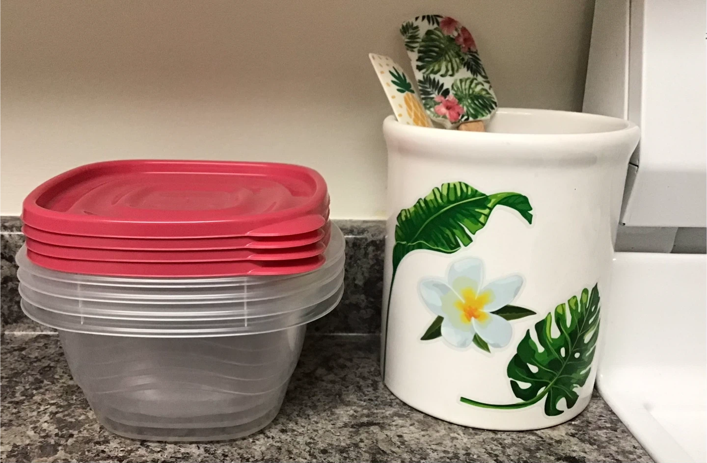 Rubbermaid TakeAlongs Containers - 5.2 Cups