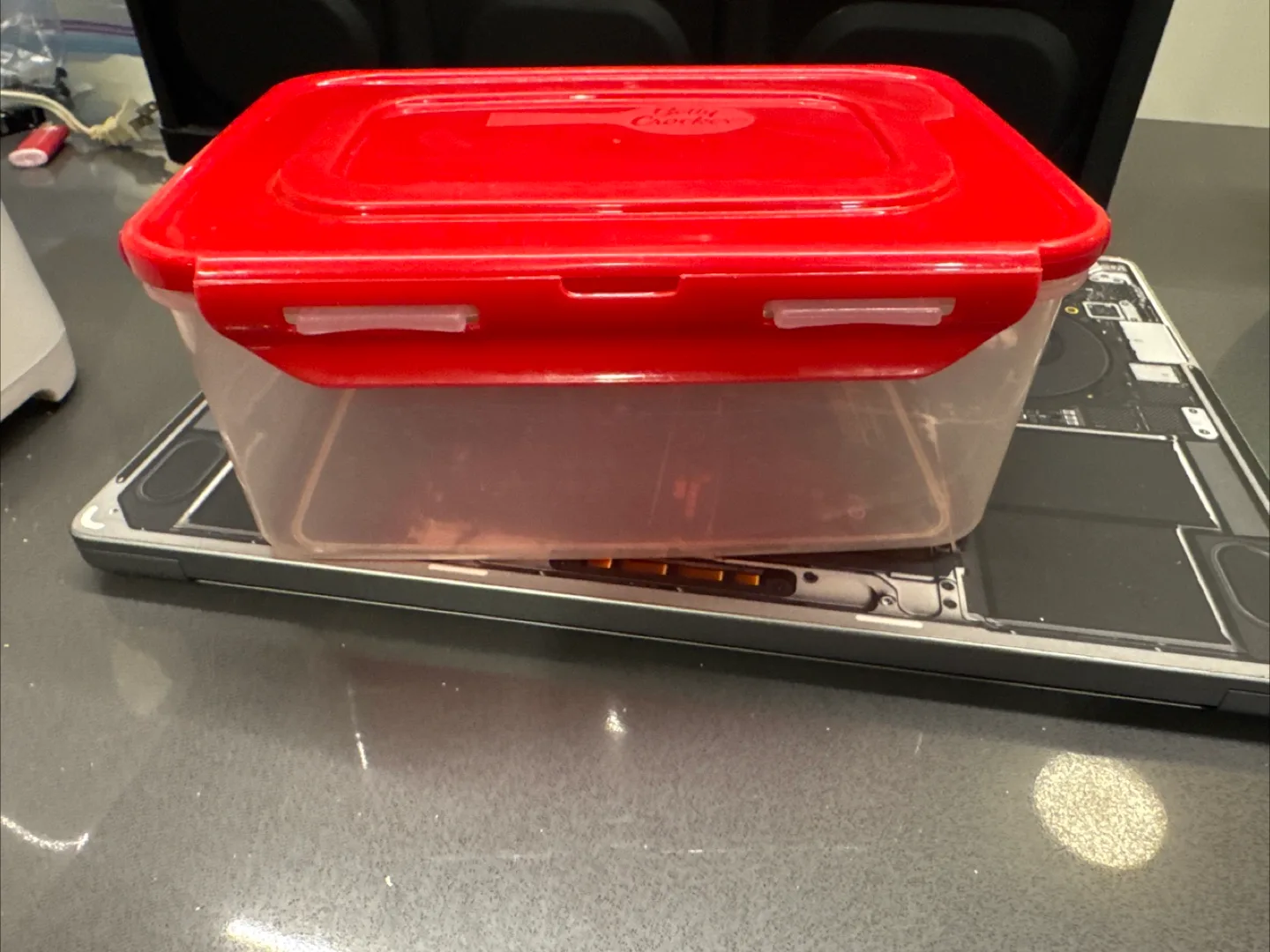 Plastic container thumbnail