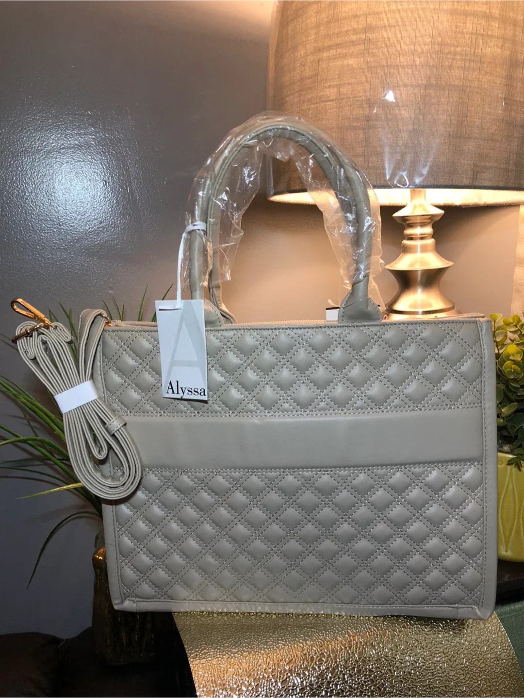 New Alyssa Los Angeles NY Beige Tote Bag thumbnail