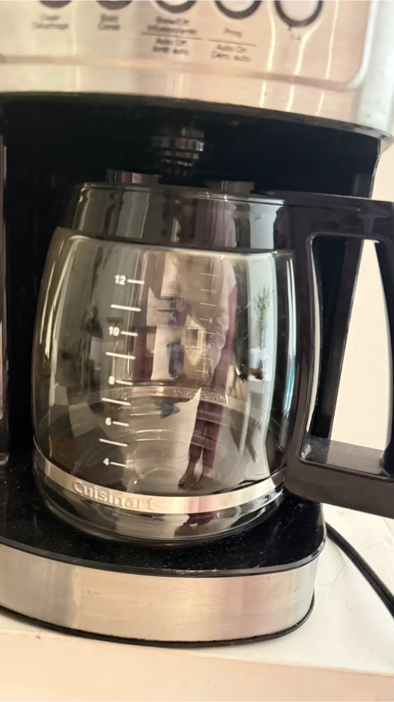 Cuisinart 14-Cup Programmable Coffee Maker image indicator(3)