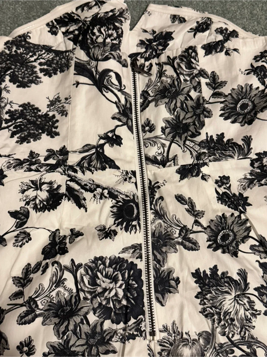 Urban Outfitters Floral Romper - Size 4 image indicator(4)