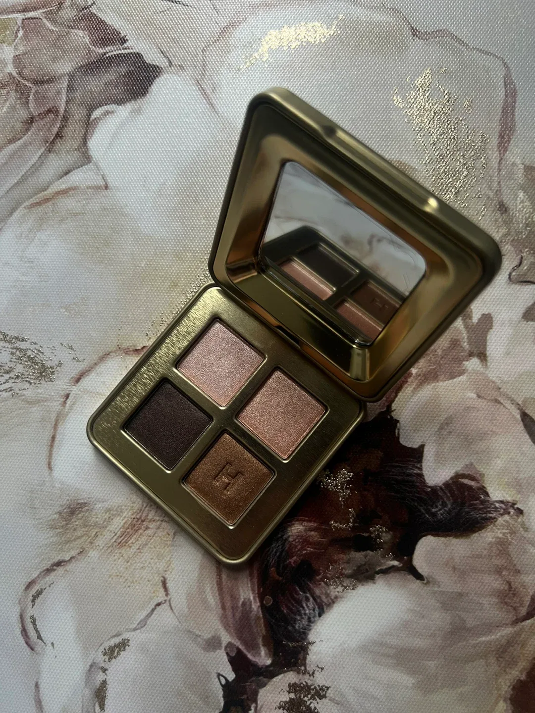 HOURGLASS Curator™ Eyeshadow Palettes thumbnail