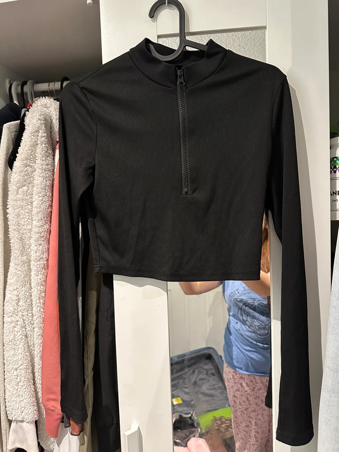 Black Long Sleeve Crop Top - photo 2