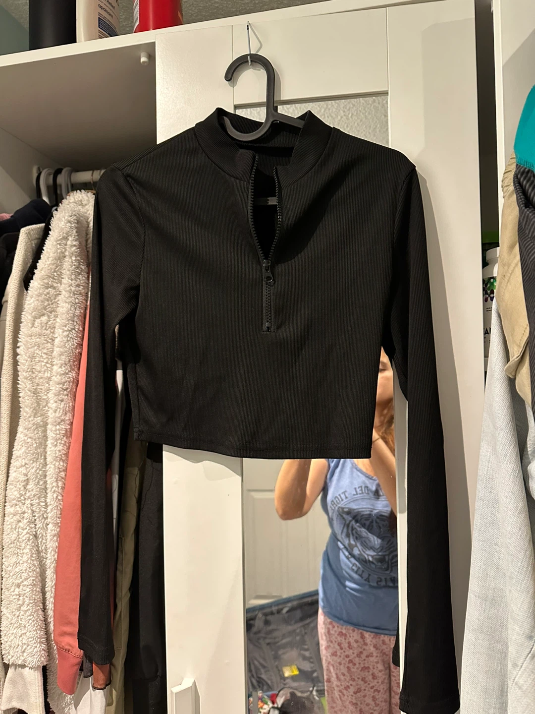 Black Long Sleeve Crop Top