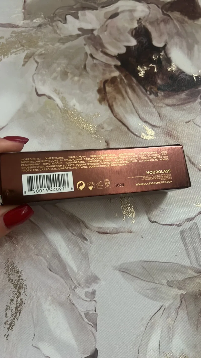 Hourglass Vanish Airbrush Primer (New) image indicator(2)