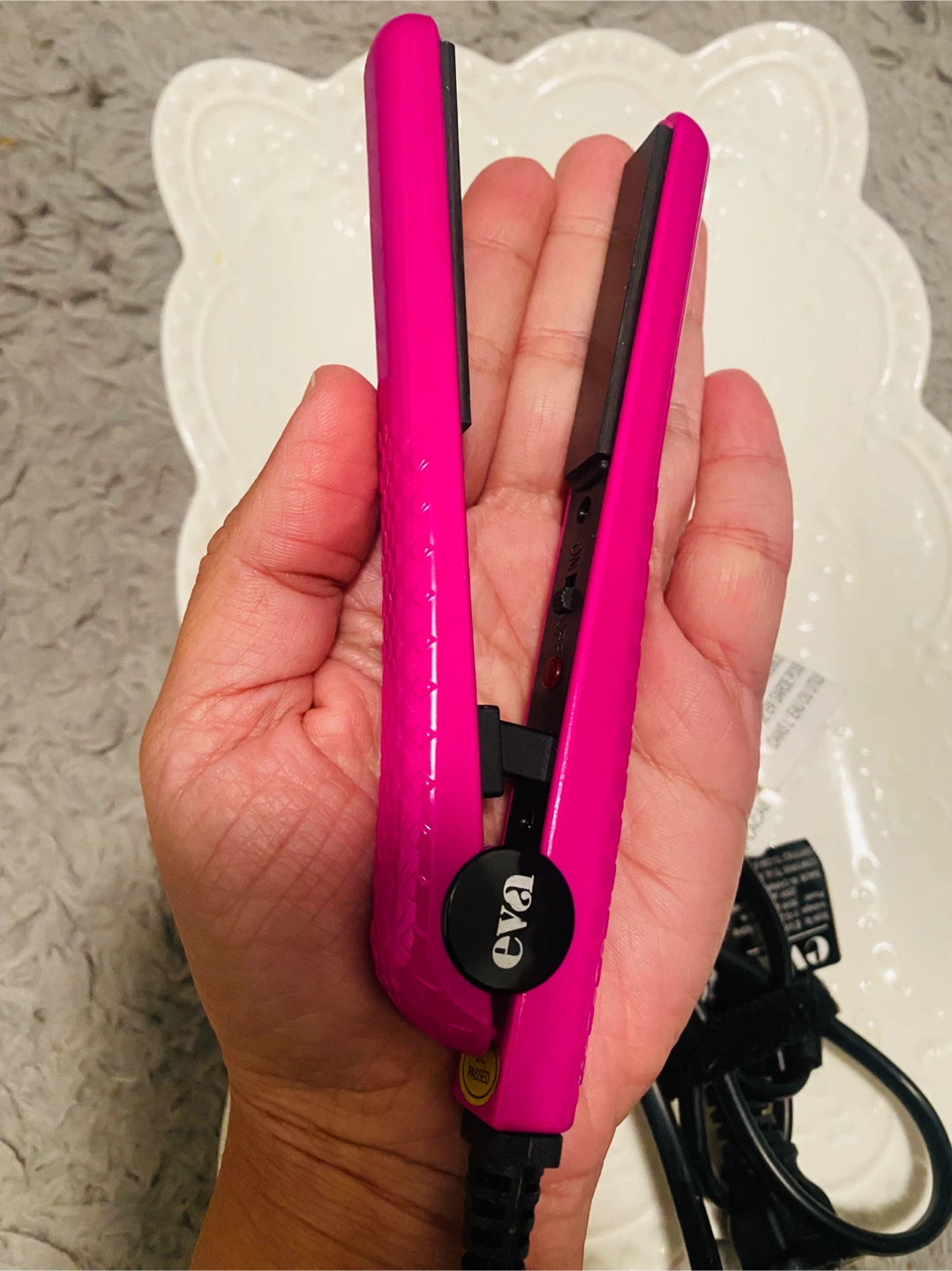 EVA NYC Mini Travel Flat Heat Styling Iron - Pink - photo 4