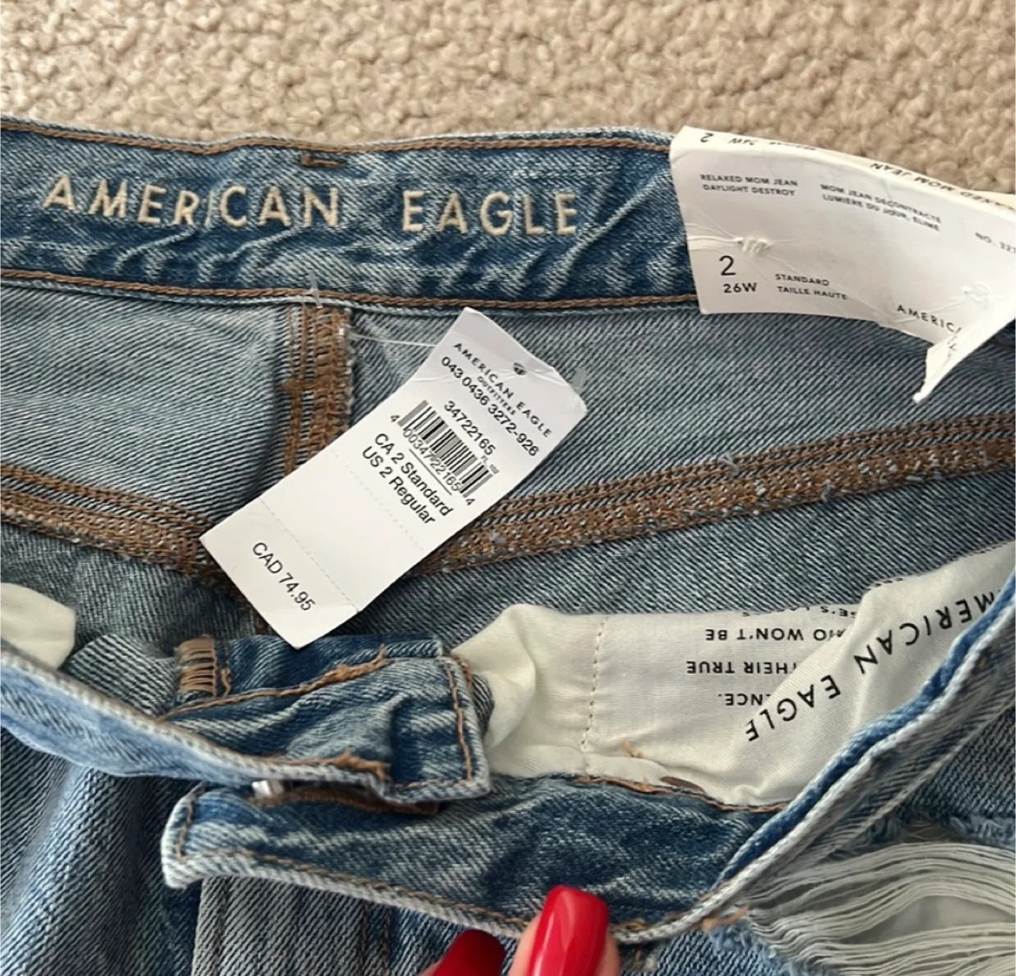 American Eagle Relaxed Mom Jean Size 2 image indicator(3)