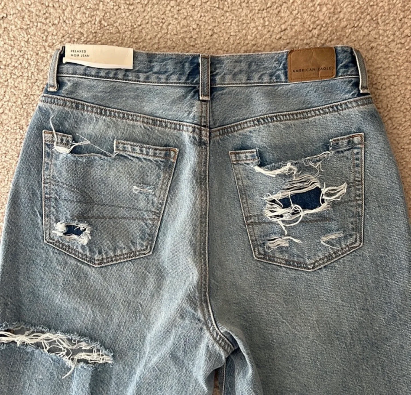 American Eagle Relaxed Mom Jean Size 2 image indicator(5)