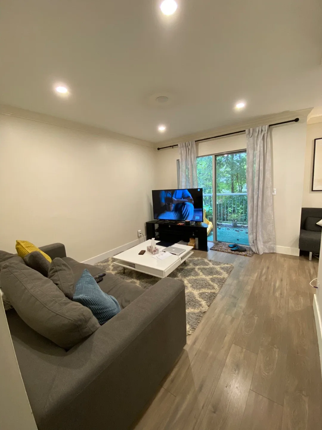 Townhouse for rent image indicator(2)