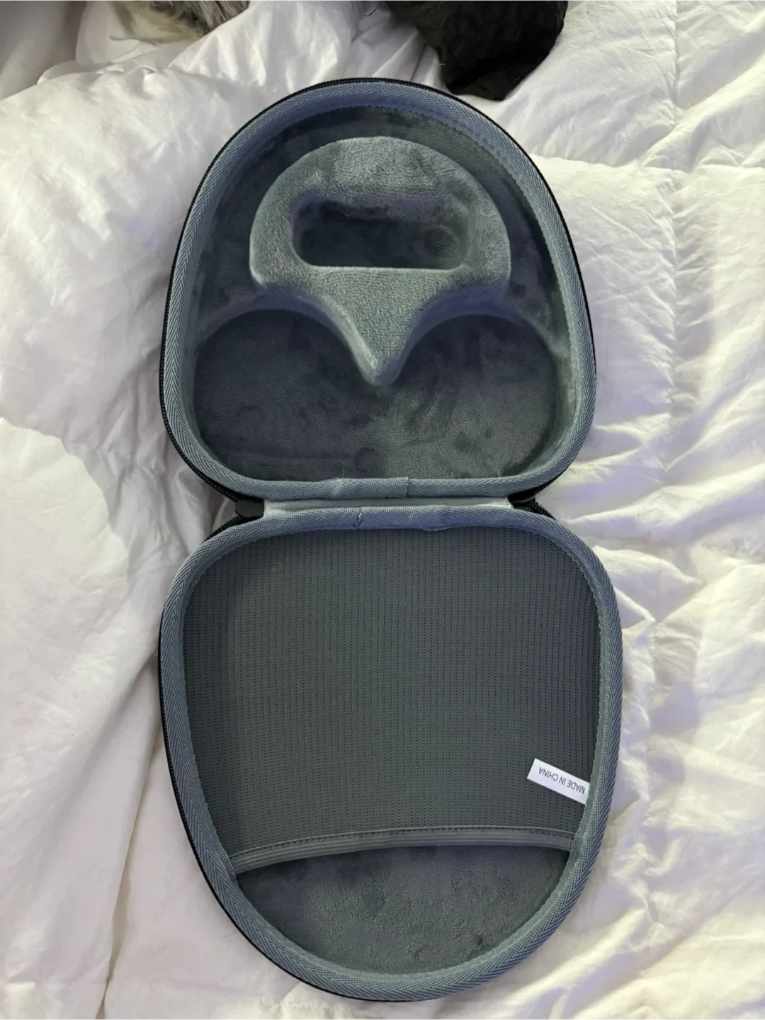 Headphone Carrying Case - Black thumbnail
