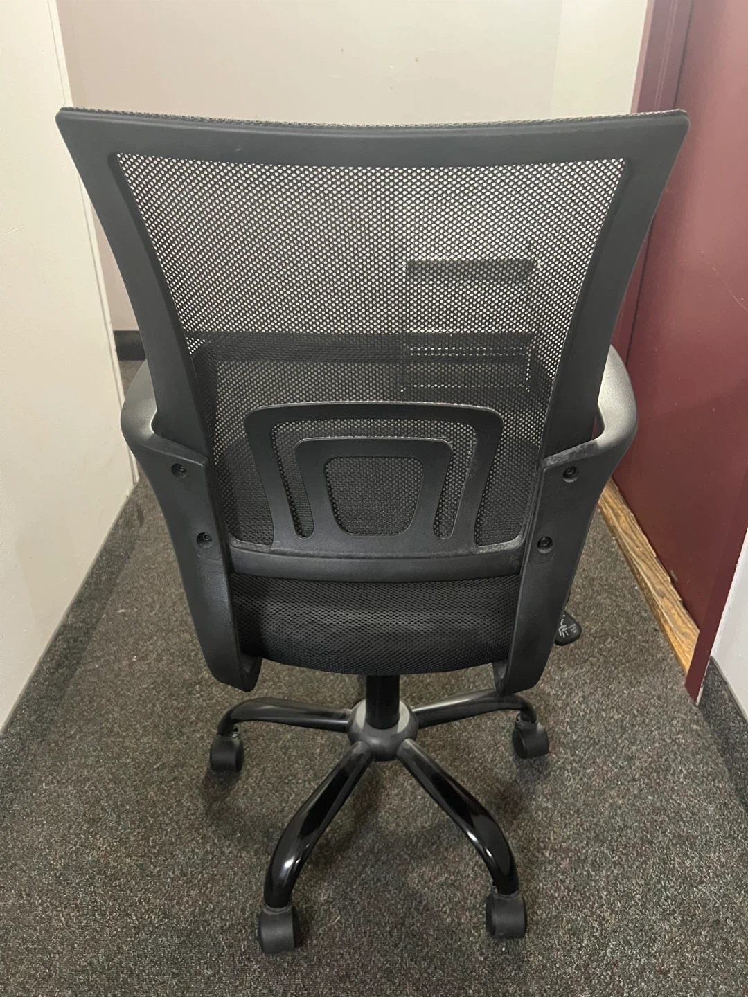 Ergonomic Mesh Office Chair – Excellent Condition - photo 2