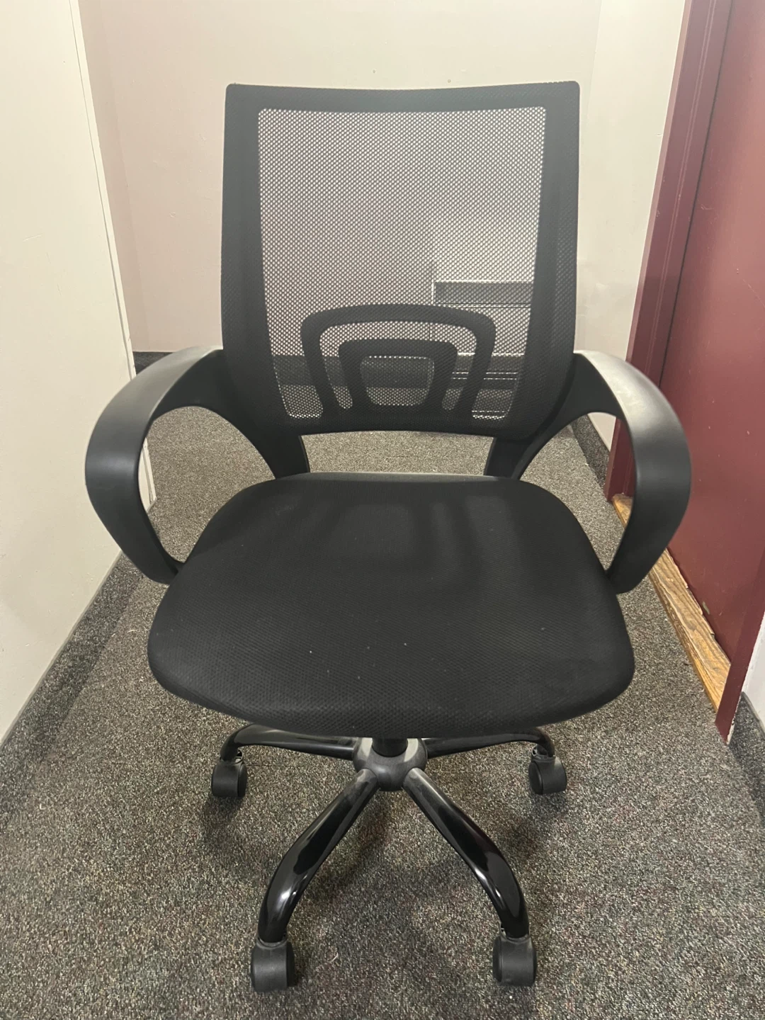Ergonomic Mesh Office Chair – Excellent Condition