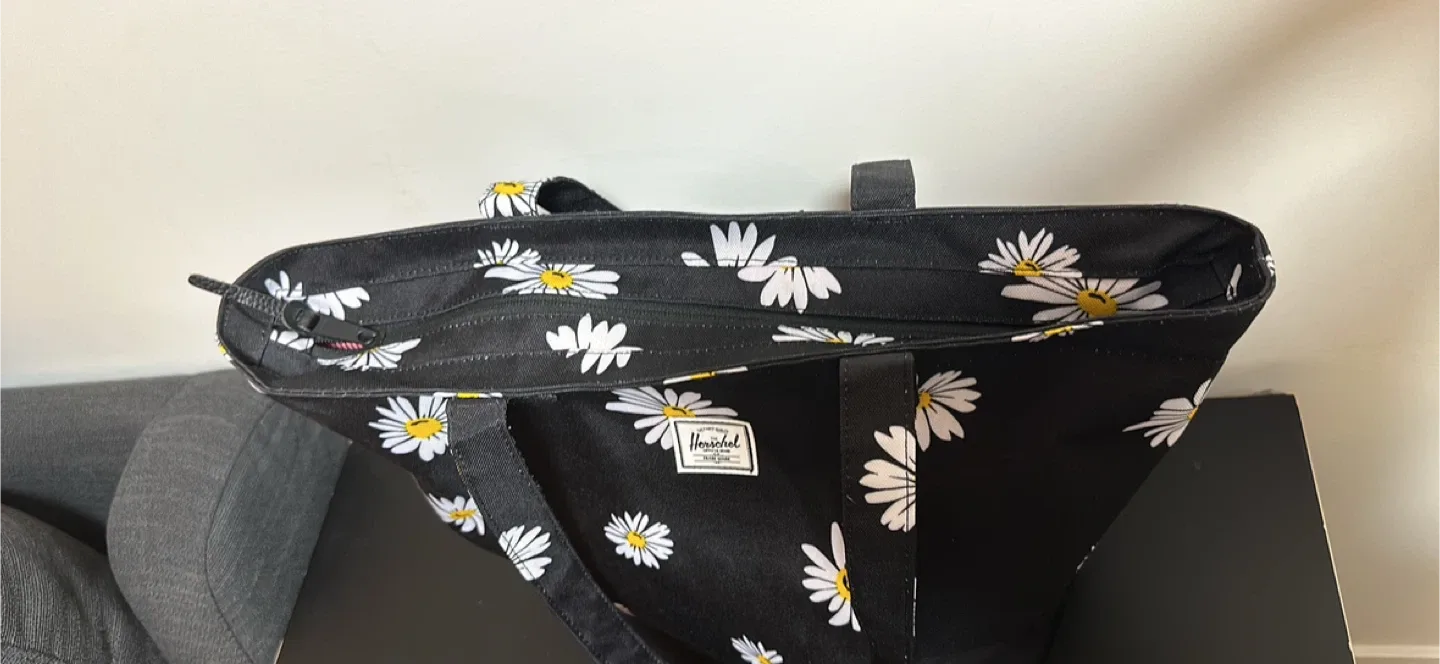 Herschel Black Daisy Print Tote Bag thumbnail