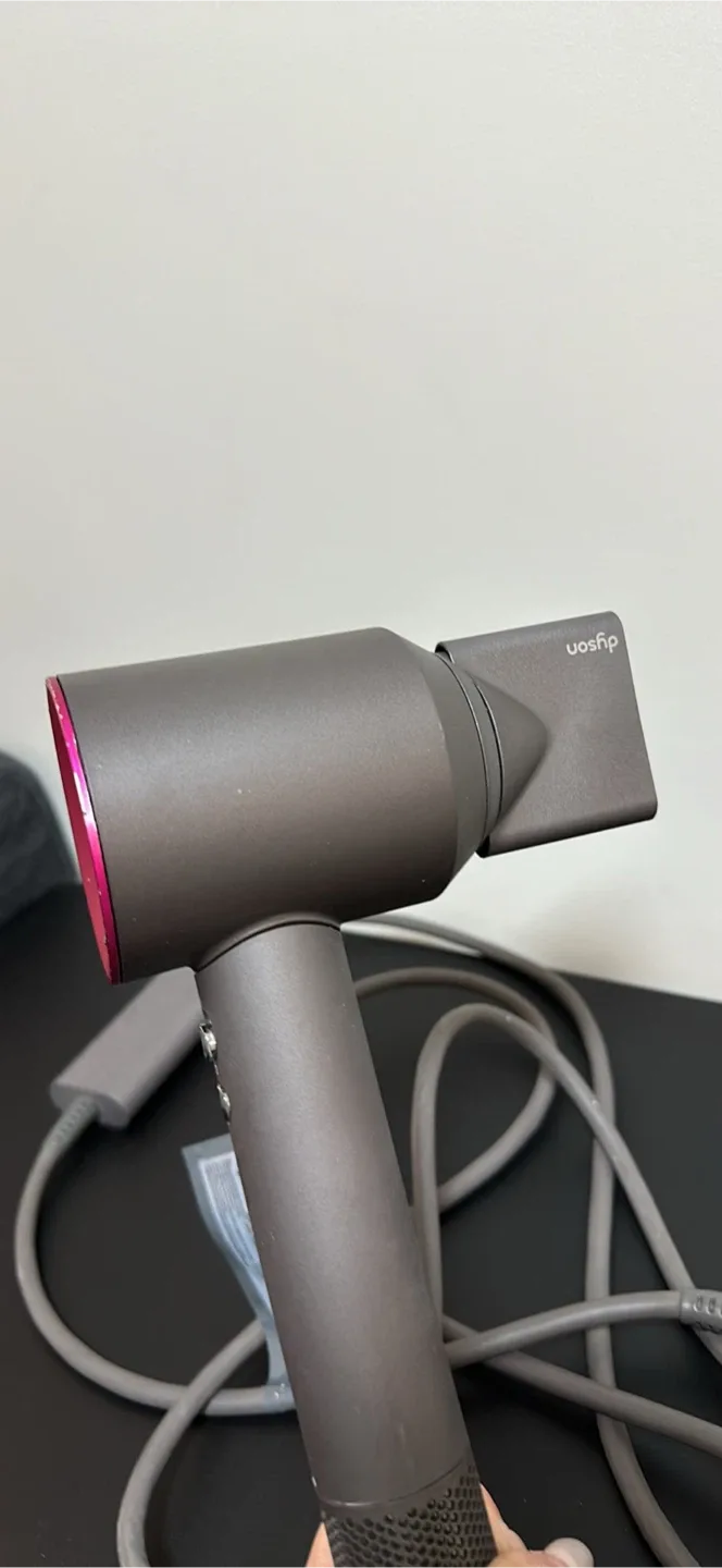 Dyson Supersonic Hair Dryer + Attachments thumbnail