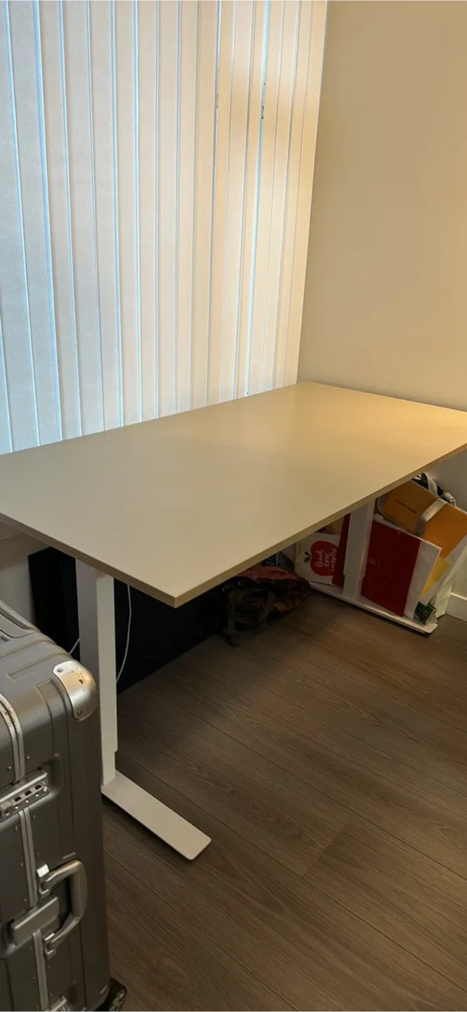 Adjustable Height Standing Desk thumbnail