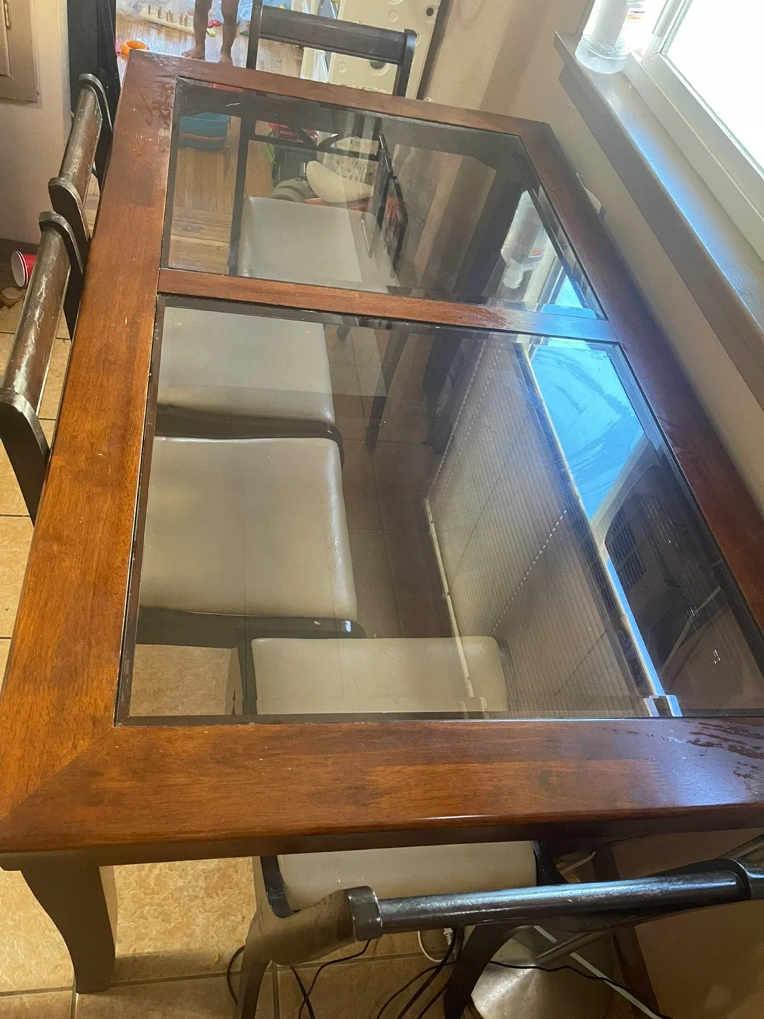 Dining Table with 4 Chairs image indicator(3)