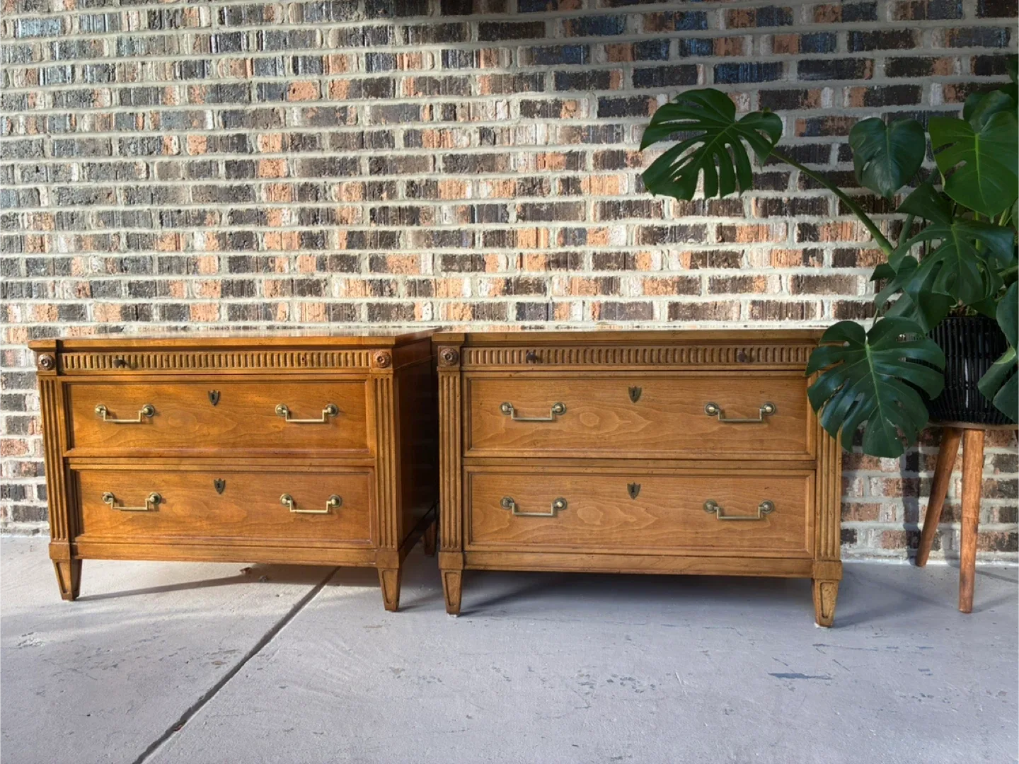 oversized mid century  modern side tables image indicator(9)