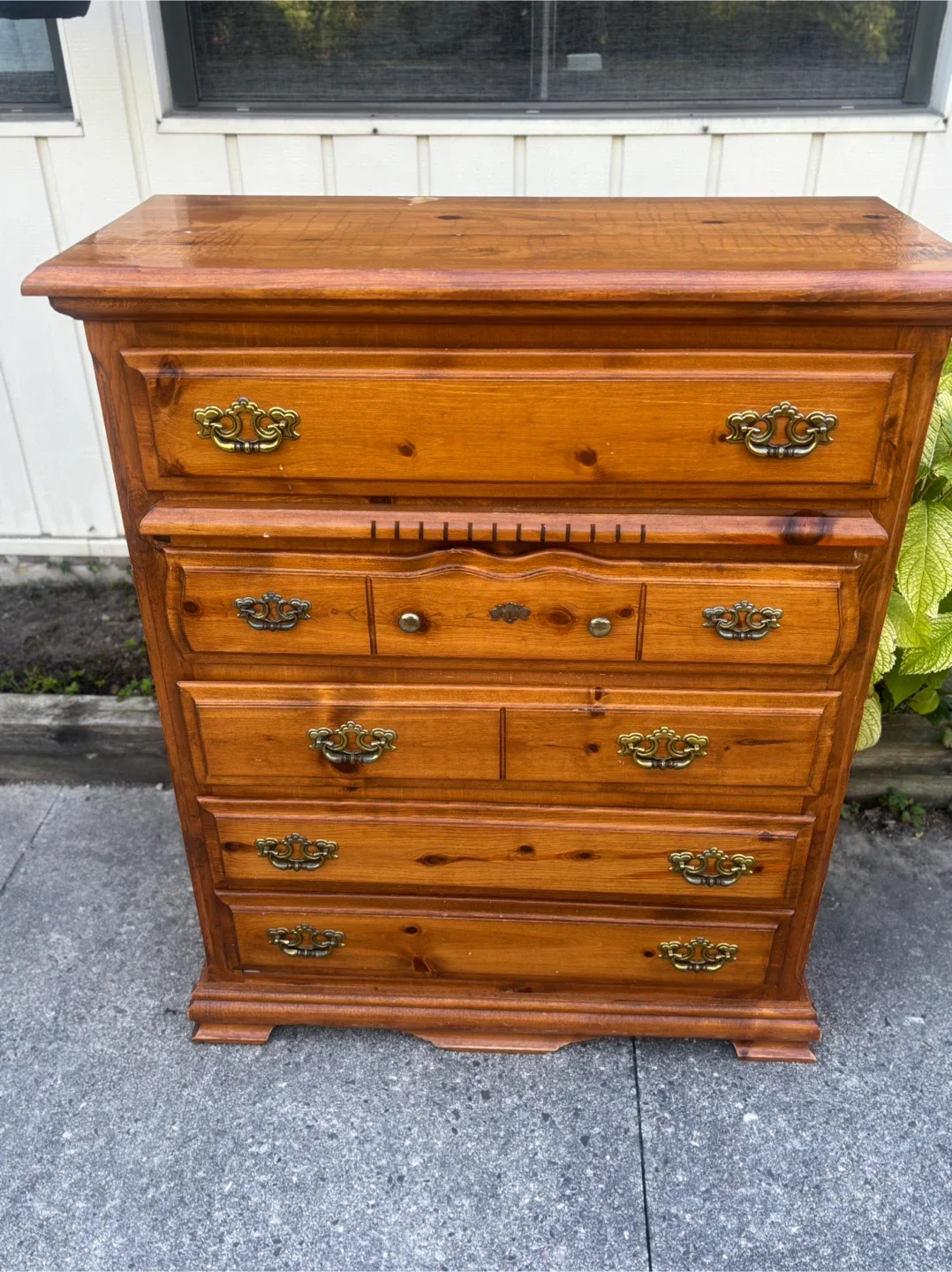Wooden Dresser with Gold Handles image indicator(2)