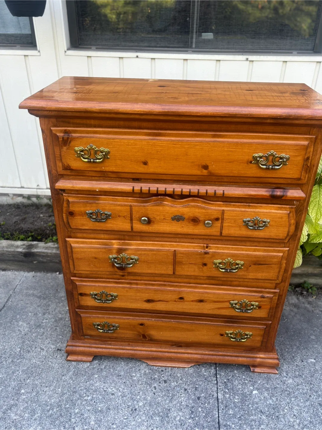 Wooden Dresser with Gold Handles image indicator(3)