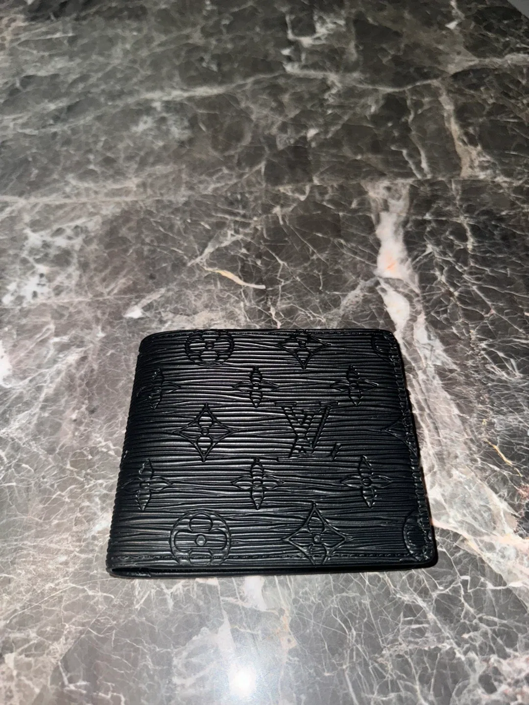 Louis Vuitton Black Leather Wallet image indicator(2)
