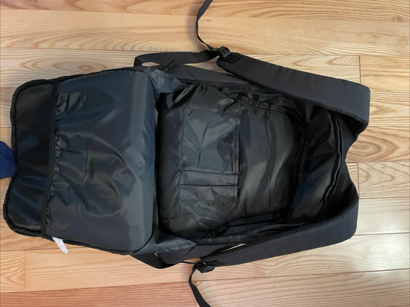 Trader Backpack - Black image indicator(3)