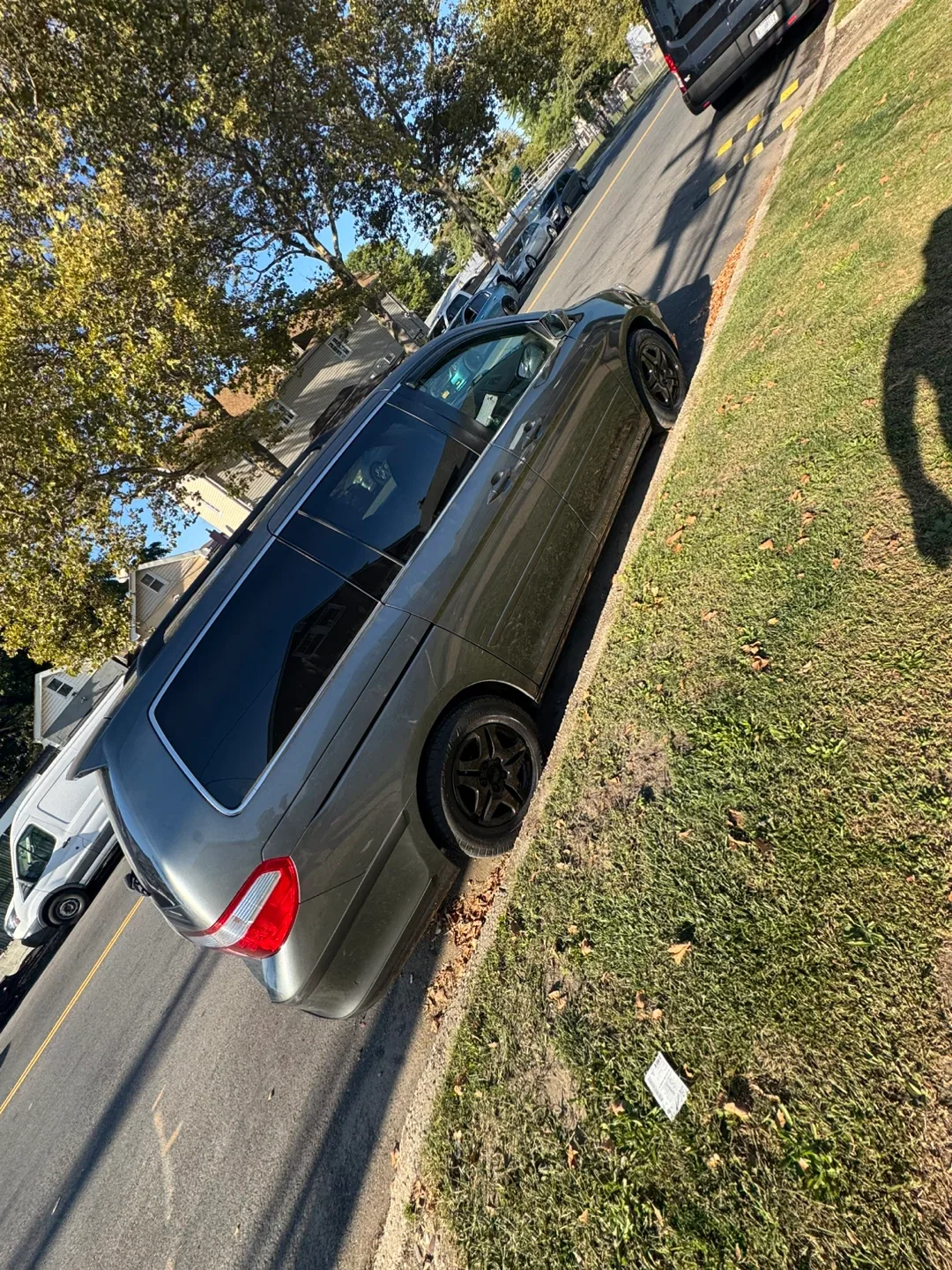 Honda Odyssey Minivan - Gray 103k miles image indicator(2)