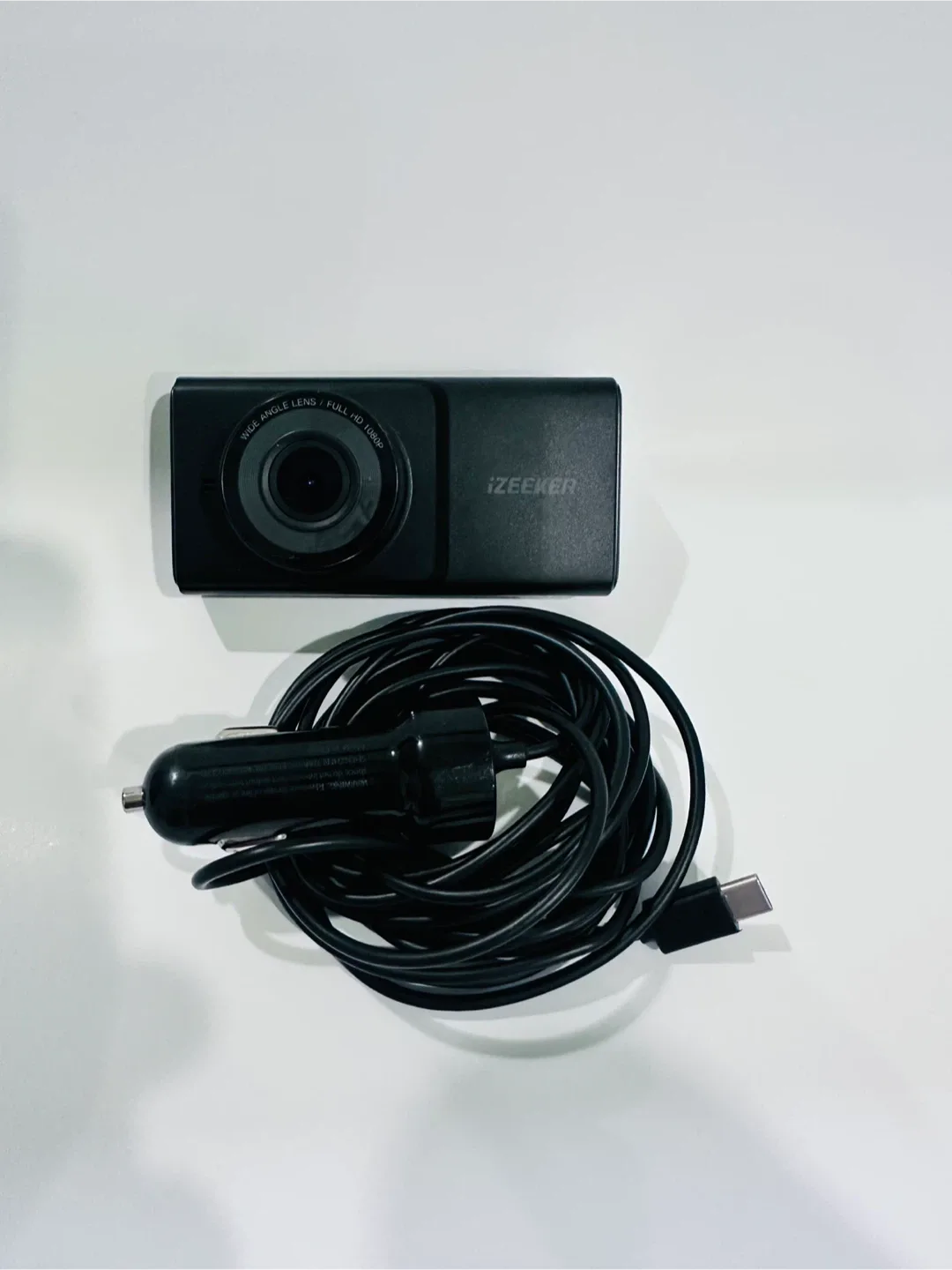Izeeker Dual Dash Cam - Both outside and inside video image indicator(6)
