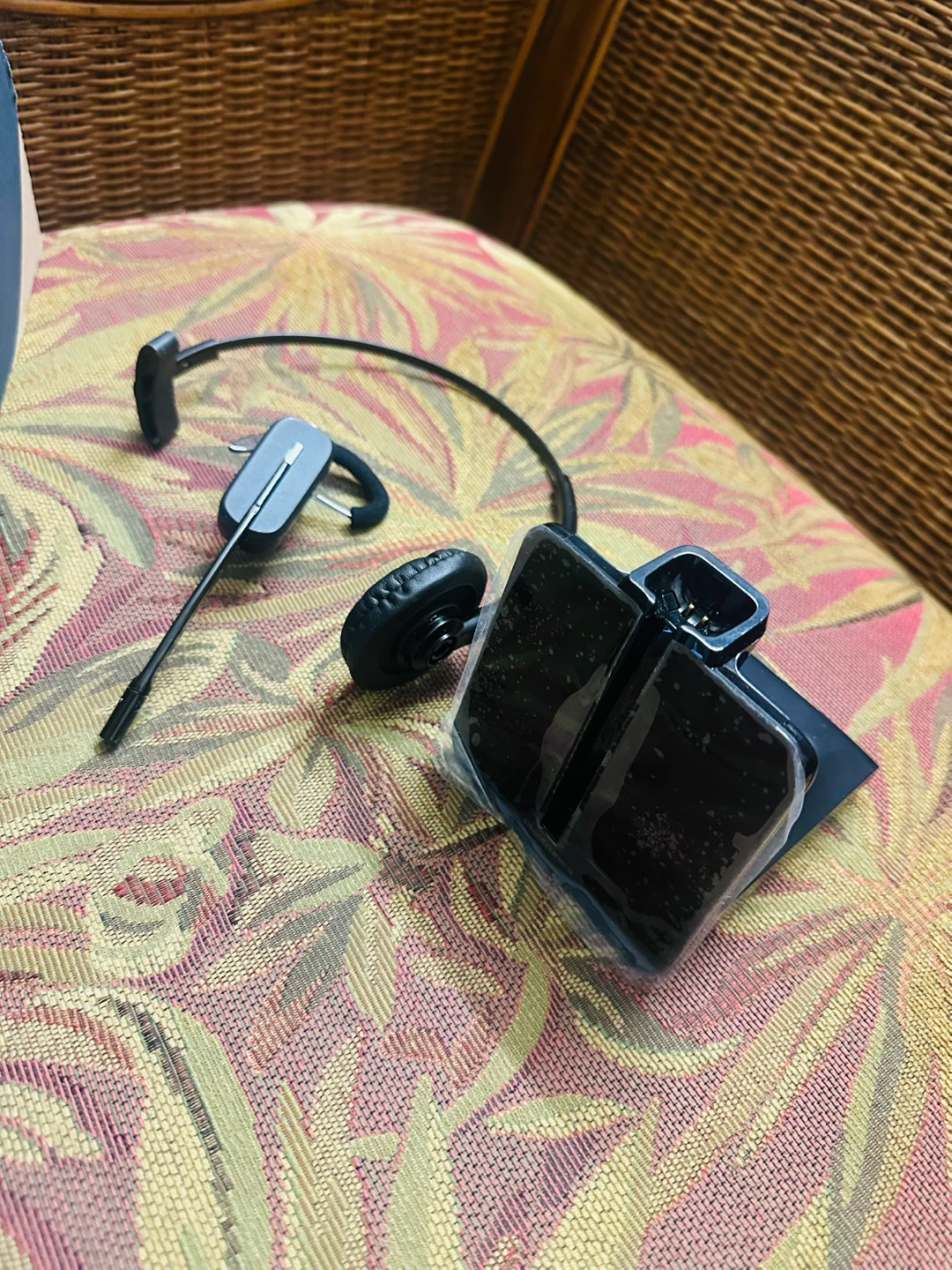 Plantronics CS540 Wireless Headset - Like New! - photo 3