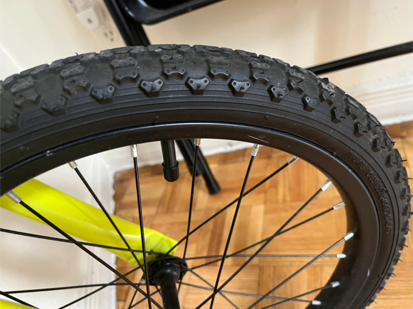 Movelto Rush 18" Kids' Bike - Neon Yellow - photo 4