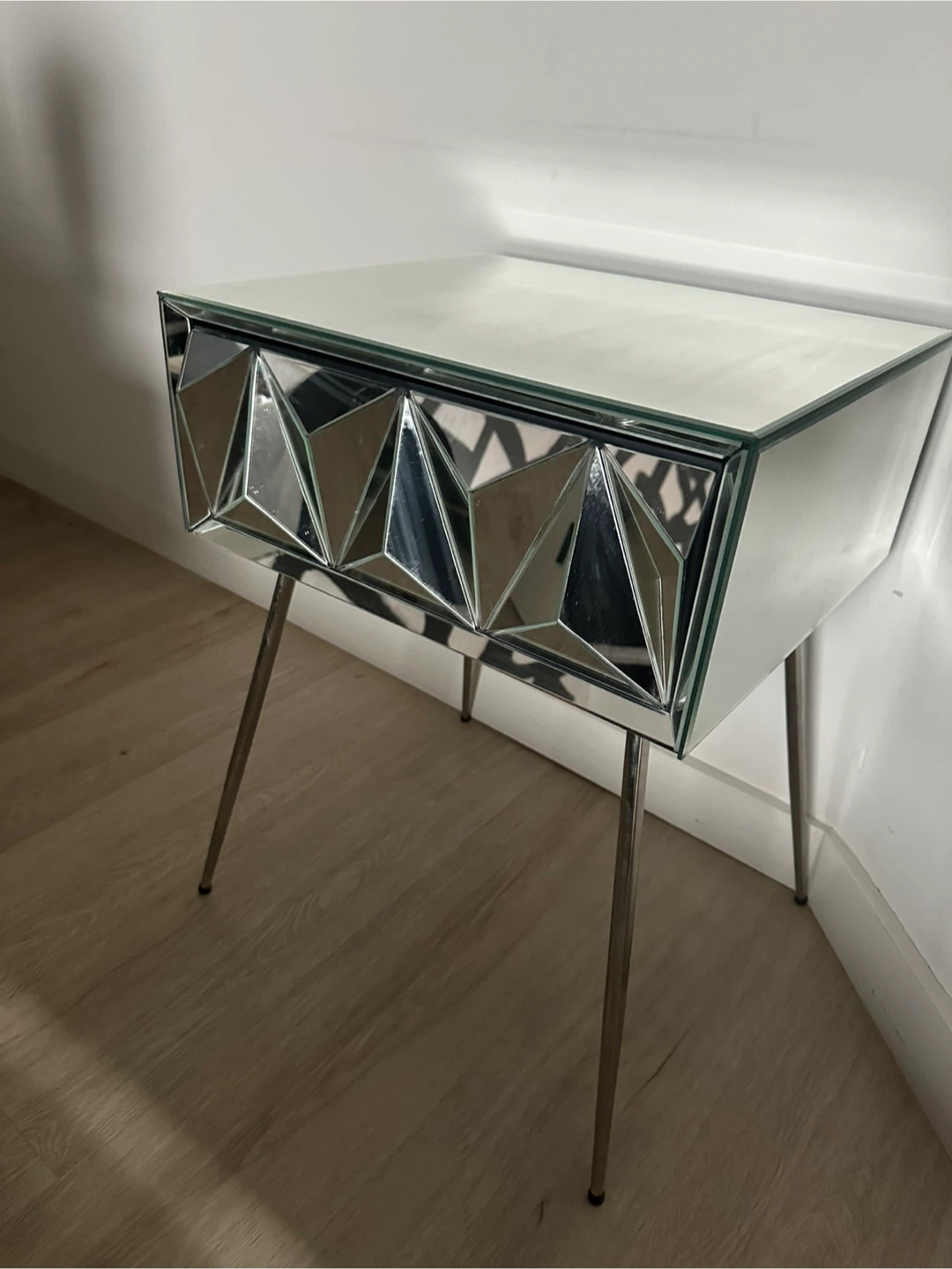 Mirrored Accent Table Nightstand - photo 4