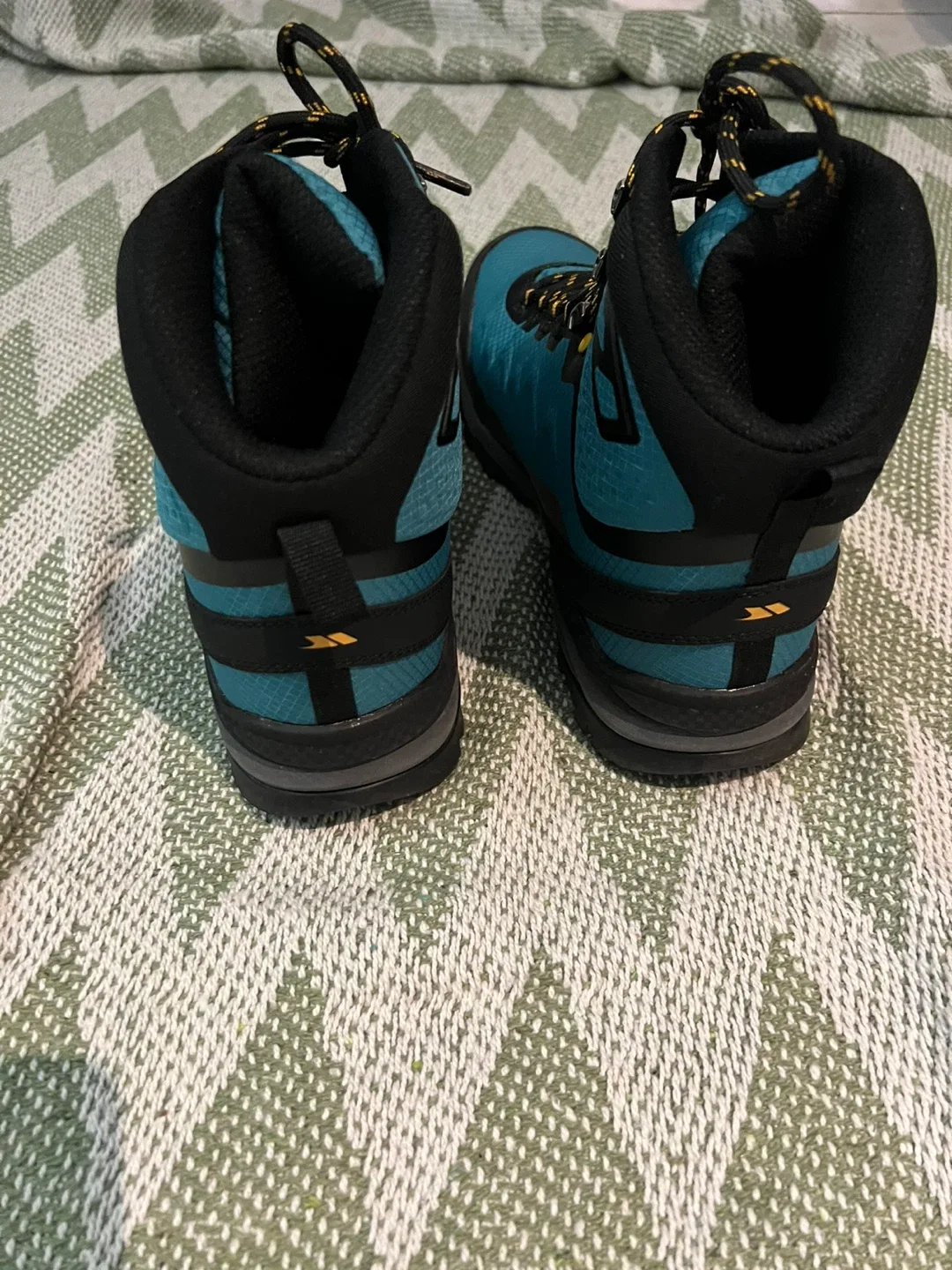 TRESPASS Teal Hiking Boots image indicator(3)