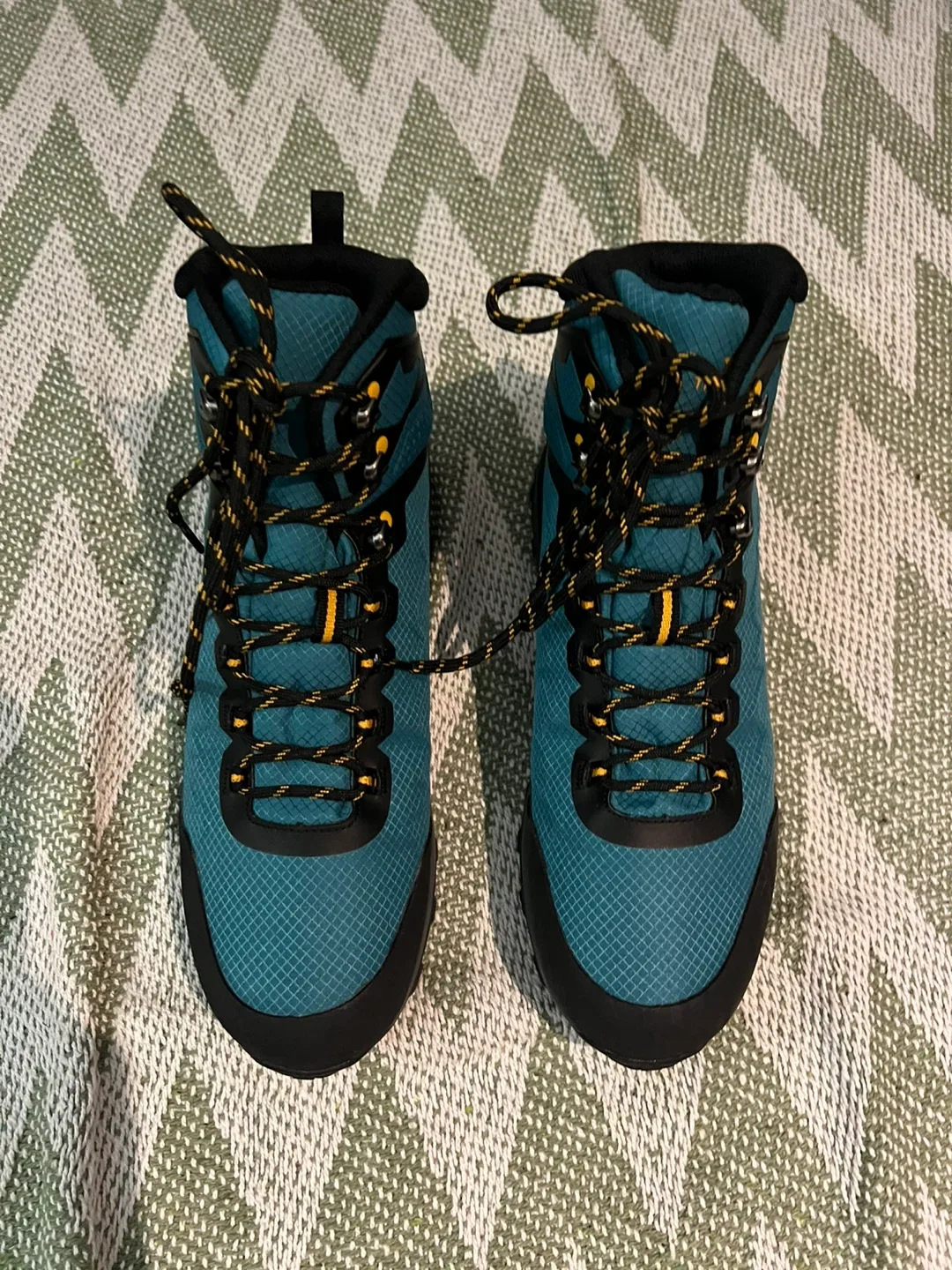 TRESPASS Teal Hiking Boots image indicator(6)