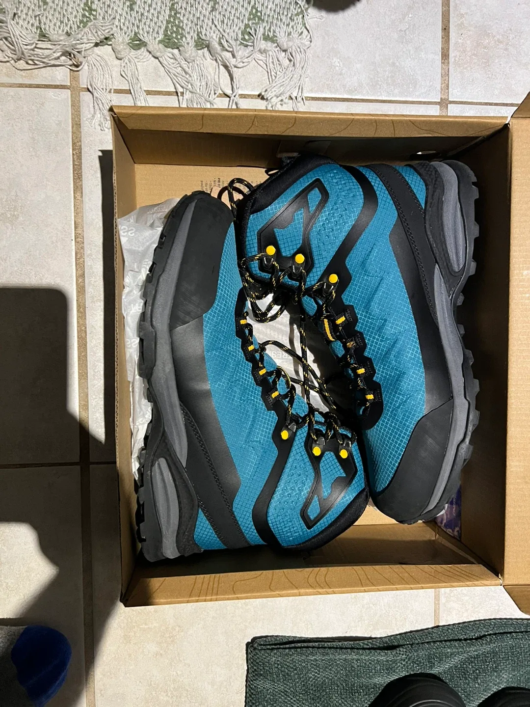 TRESPASS Teal Hiking Boots image indicator(7)