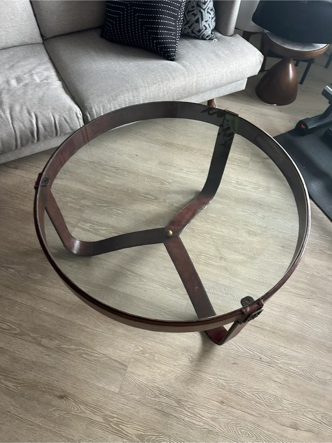 Round Glass Coffee Table image indicator(2)